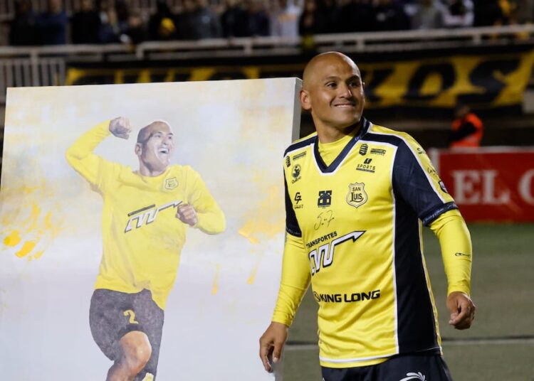 Humberto Suazo, en su despedida del fútbol: “Me voy tranquilo, cumpliendo todos los sueños”