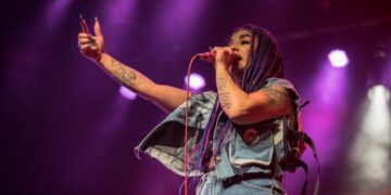 Iba como copiloto: Detienen a cantante Flor de Rap tras movilizarse en vehículo con encargo por robo