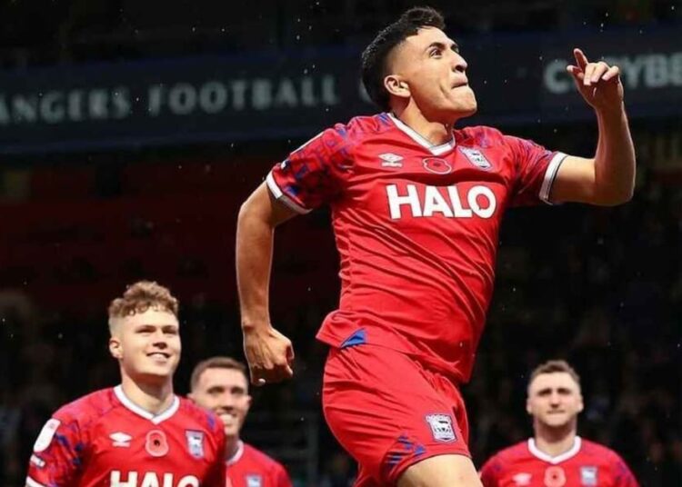 Con un doblete de tiro libre: Marcelino Núñez brilla en la victoria del Ipswich Town en la Championship