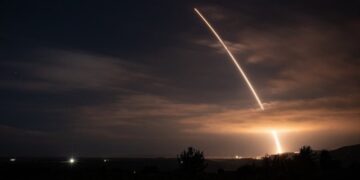 EE.UU. prueba un misil balístico intercontinental tras el anuncio de Trump de retomar los ensayos nucleares