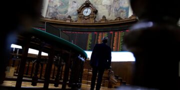 Cerca de los 10.000 puntos y con acciones de consumo al alza: el Ipsa en caso de triunfo electoral de la derecha