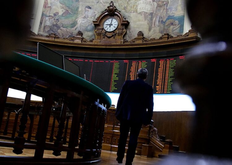 Cerca de los 10.000 puntos y con acciones de consumo al alza: el Ipsa en caso de triunfo electoral de la derecha