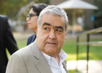 Solari declina asumir un rol de primera línea en la segunda vuelta de Jara