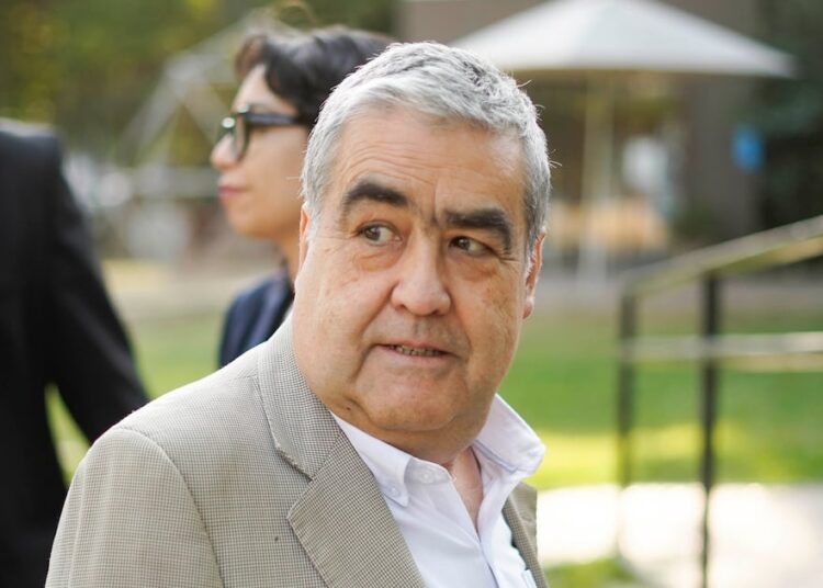 Solari declina asumir un rol de primera línea en la segunda vuelta de Jara