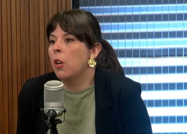 Martínez respalda postura de Jara de distanciarse de Boric: “Está bien que ella plantee cuál va a ser su liderazgo”