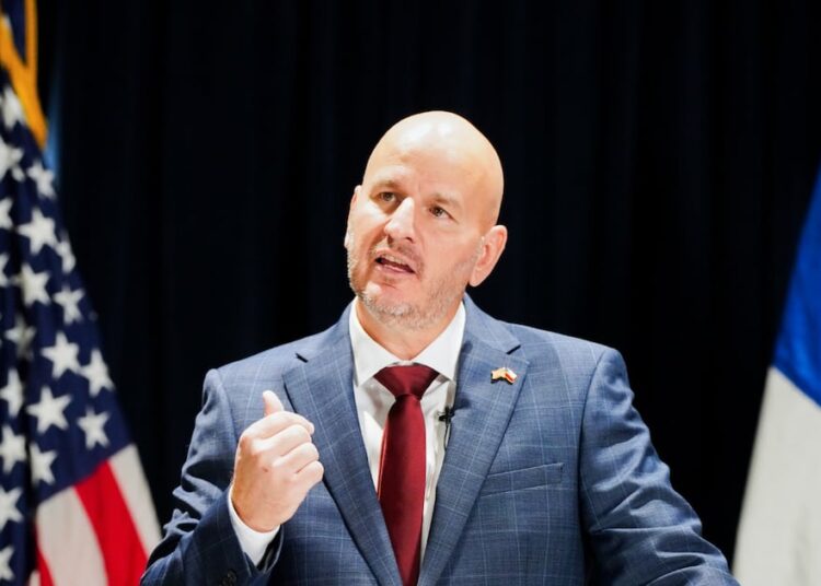 Embajador Brandon Judd por críticas de Boric a Trump: “Lo que hace es dañar al pueblo chileno”