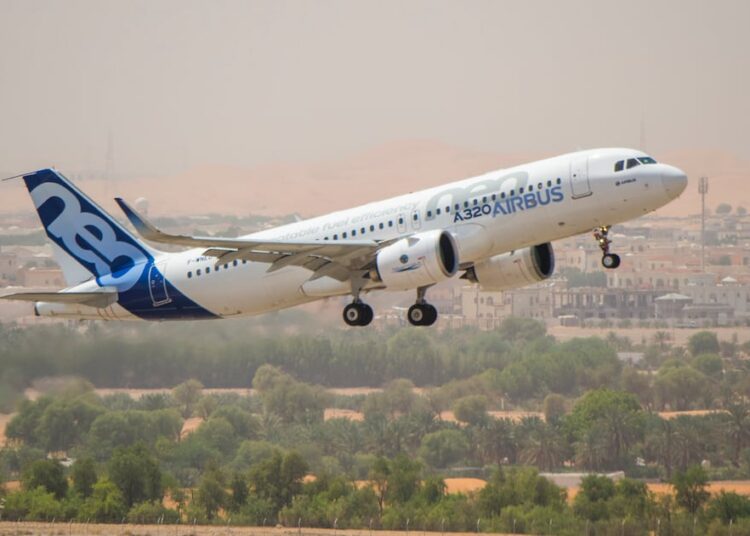 Advierten de interrupciones en vuelos comerciales: miles de aviones Airbus requieren actualización de software