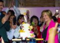 Evelyn Matthei festeja su cumpleaños con adherentes en Colina y pide “de regalo” una coalición amplia: “Desde la derecha hasta la centroizquierda”
