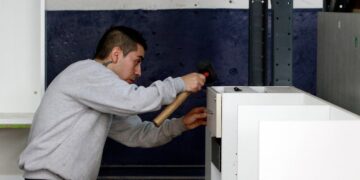 Expectativas de empresas sobre su desempeño “mejoran de manera significativa”, pero prevén leve aumento en contrataciones