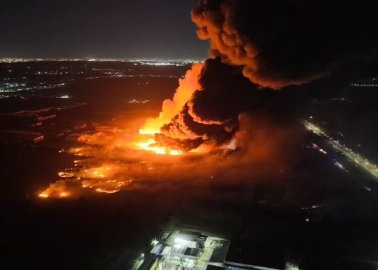 Explosión en sector industrial de Buenos Aires desata gran incendio: hay al menos 20 heridos
