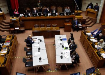 Se salvó: Senado rechaza acusación constitucional contra exministro Diego Pardow