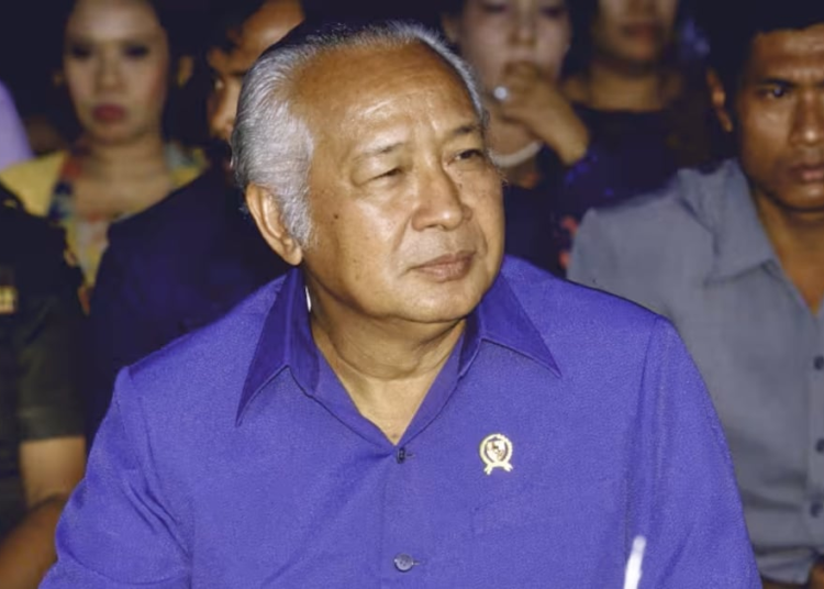 Suharto, el exlíder indonesio que pasó de dictador a “héroe nacional”