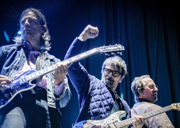 Weezer cierra a lo alto una de las mejores jornadas en la historia de Fauna Primavera