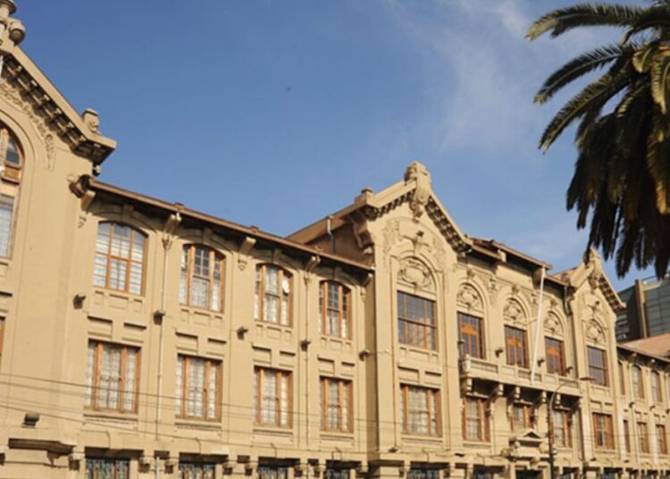 Investigan amenaza de tiroteo en la PUCV y de ataque explosivo en el Hospital Psiquiátrico del Salvador en Valparaíso