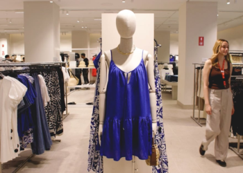H&M Chile presenta su remodelada tienda en Casacostanera con una colección inspirada en el relajo isleño