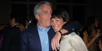 Un juez de EE.UU. autoriza desclasificar archivos sobre el caso de Ghislaine Maxwell, cómplice de Epstein