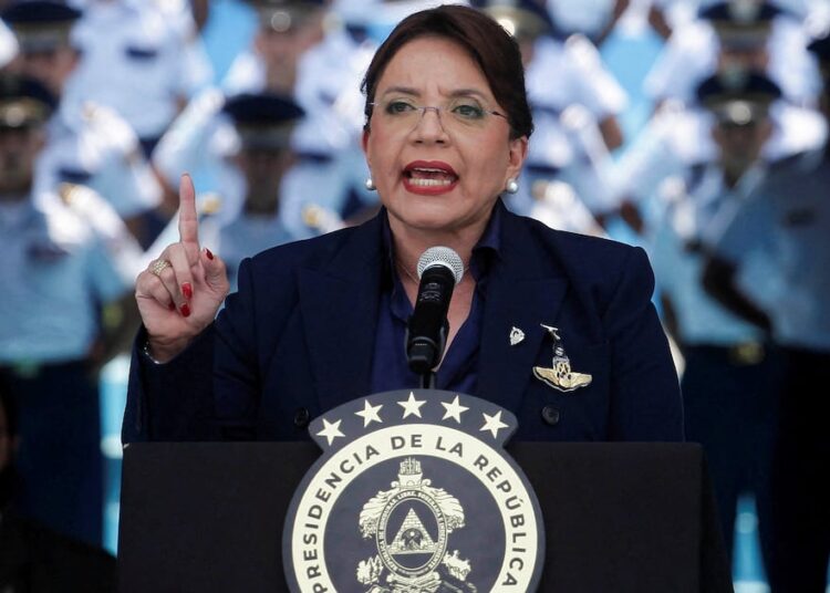 Presidenta saliente de Honduras condena la injerencia de Trump en las elecciones: “Violó el principio más sagrado”