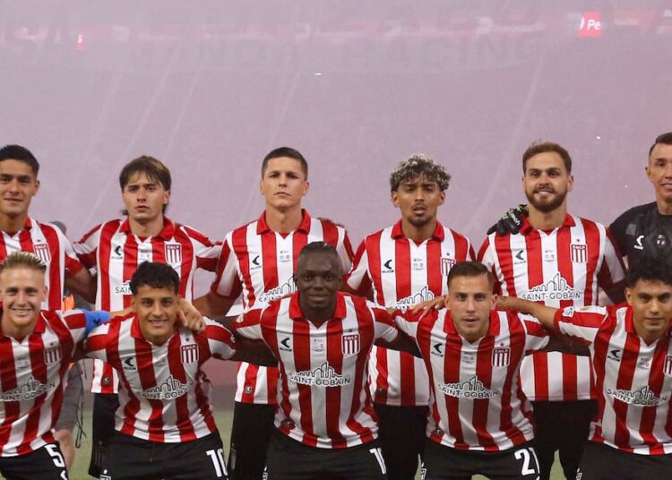 Con la Brujita Verón junto a los hinchas: Estudiantes vence en los penales a Racing y es campeón del fútbol argentino