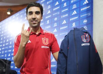 Paqui Meneghini es presentado en la U: “Entiendo las dudas por mi llegada, pero tengo mucha confianza y convicción”