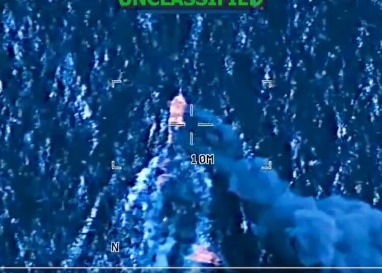 Almirante Bradley reconoce que lancha hundida en polémico ataque no se dirigía a Estados Unidos