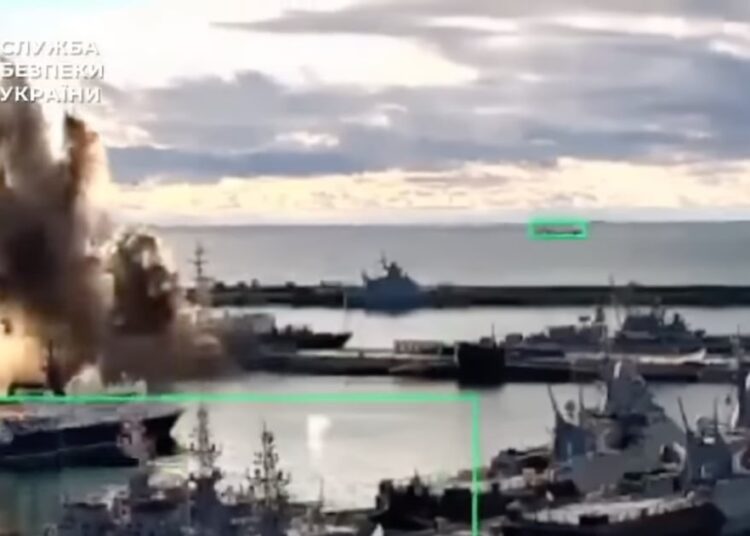 Cómo fue el ataque con drones de Ucrania contra un submarino de Rusia en el mar Negro, según Kiev