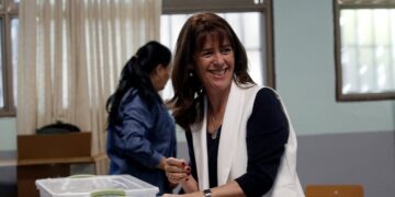 El rol de las parejas de Jara y Kast detrás de la presidencial