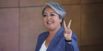 Jeannette Jara llega a votar con tres discursos preparados para esta jornada electoral