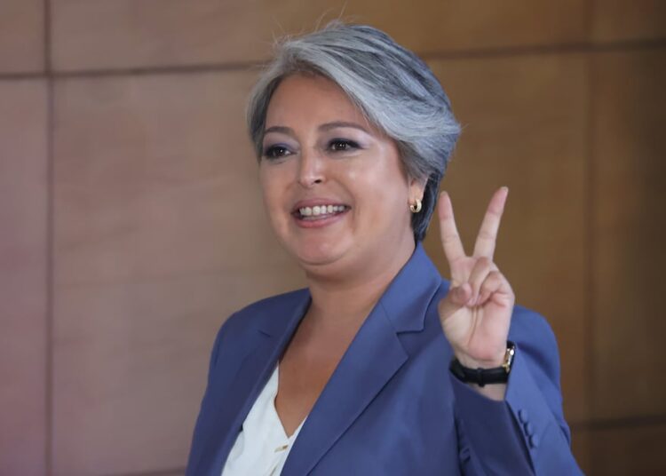 Jeannette Jara llega a votar con tres discursos preparados para esta jornada electoral