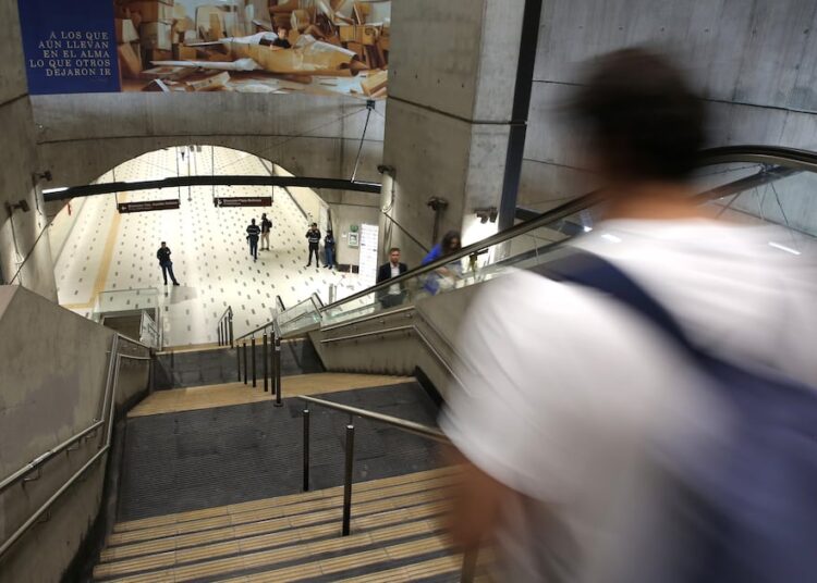 Metro extiende horario de algunas estaciones por conciertos de Los Jaivas y Anuel AA este domingo