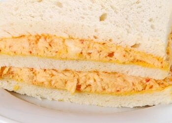 Minsal emite alerta alimentaria por presencia de listeria en sándwich de ave pimentón