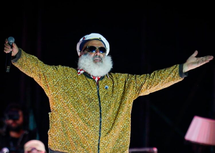 Un karaoke masivo: Macha y el Bloque Depresivo hacen historia con su emotivo show en el Estadio Nacional