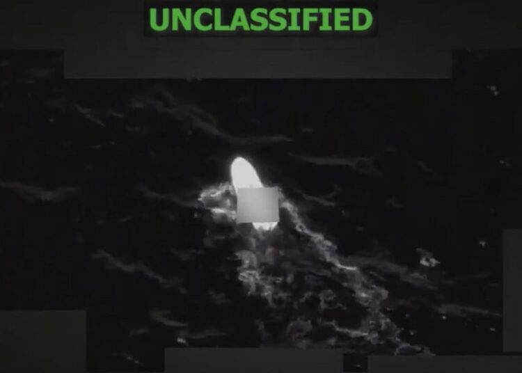 Guardia Costera de EE.UU. continúa búsqueda de sobrevivientes de ataque contra supuestas lanchas de narcotráfico