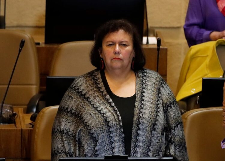 Lorena Pizarro (PC) acusa a Trump de ser un “pedófilo que pretende adueñarse del mundo” y afirma que Maduro sigue siendo el presidente de Venezuela