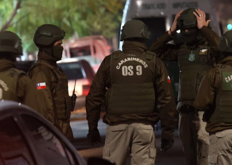 En riesgo vital dueño de casa herido de bala al resistirse a asalto en su domicilio de Peñalolén