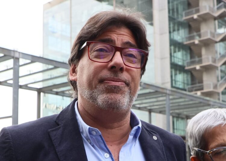 Jadue arremete contra Boric por dichos contra mandatarios “serviles” a Trump y afirma que varias veces “él se subordinó”