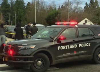 EE.UU.: oficiales federales de inmigración disparan y hieren a dos personas en Portland