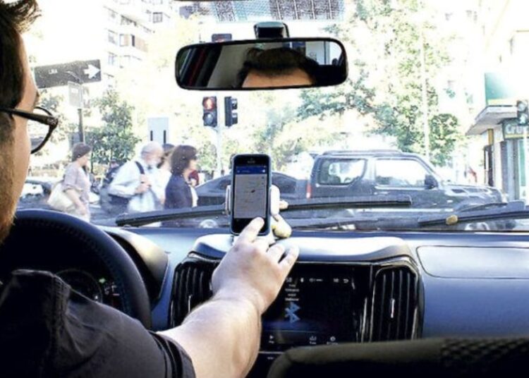 Subsecretaría de Transportes declara por tercera vez desierta licitación de “Ley Uber”: se complica su puesta en marcha en este gobierno