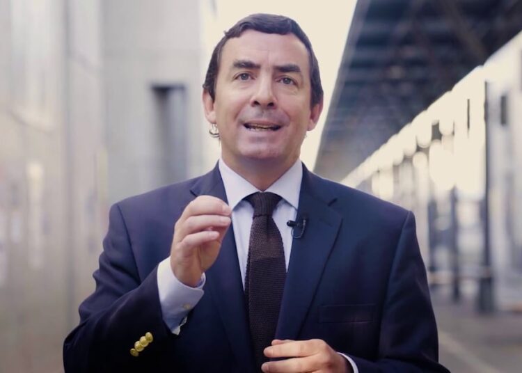 Kast se inclina por Fernando Rabat, exintegrante de la defensa de Pinochet, para encabezar el Ministerio de Justicia