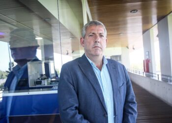 Bethia sigue vendiendo acciones de Falabella y participación en la firma cae del 4%