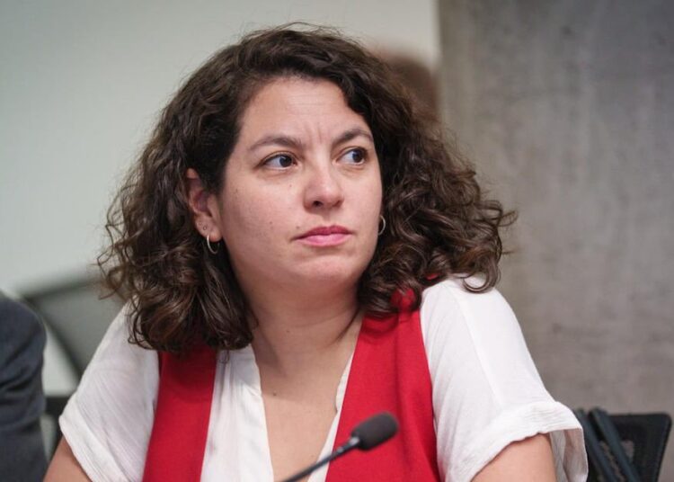 Ministra Toro informa pago de alrededor de 2.200 bonos de recuperación entre Ñuble y Biobío por incendios forestales