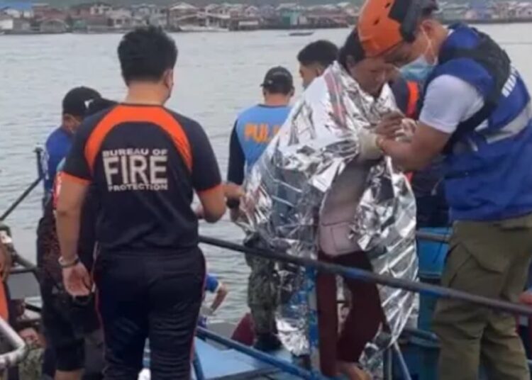 Al menos 15 muertos deja el naufragio de una embarcación con más de 300 pasajeros en el sur de Filipinas