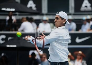 Alejandro Tabilo desaprovecha un gran comienzo y es eliminado de Auckland ante Luciano Darderi