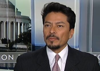 Canciller de Bolivia no cierra la puerta a corredor humanitario de Kast y dice que están dispuestos a “analizar” la medida