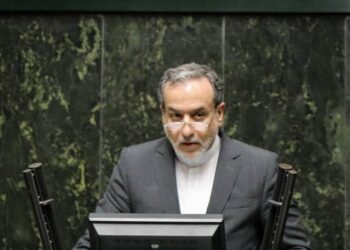 Canciller iraní emplaza a EE.UU. a negociar salida diplomática tras las amenazas de Trump