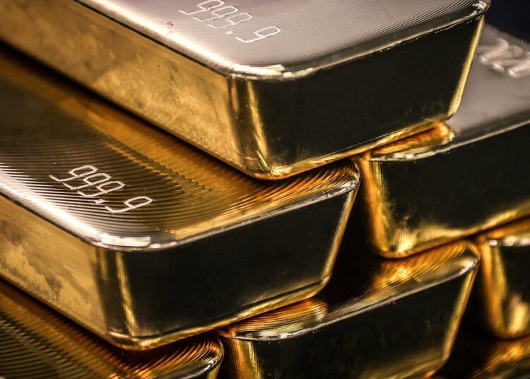 El oro no detiene su escalada y el precio avanza a pasos agigantados a los US$ 5.000