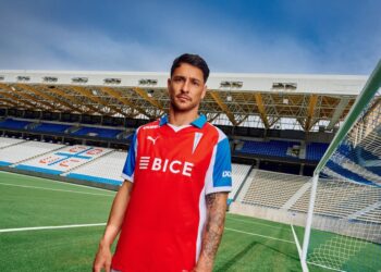 Inspirada en los años 90: la UC presenta su nueva camiseta visitante para la temporada 2026