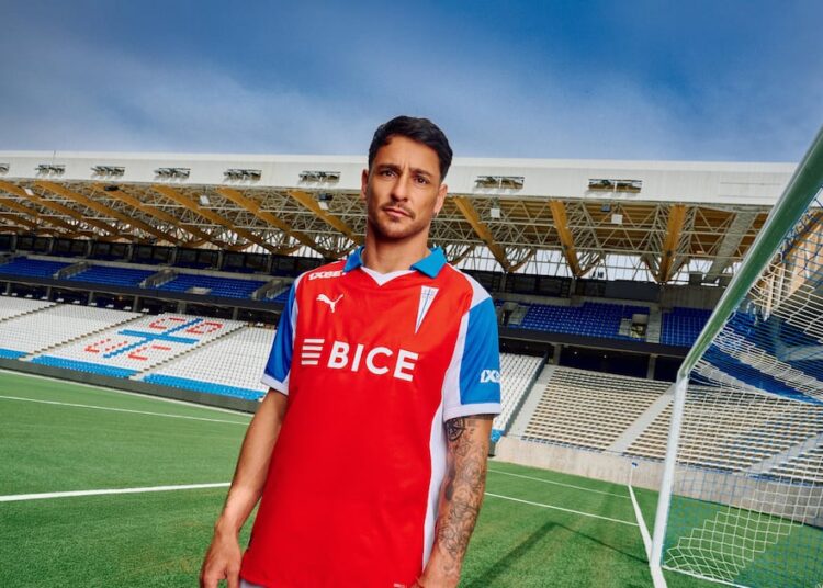 Inspirada en los años 90: la UC presenta su nueva camiseta visitante para la temporada 2026