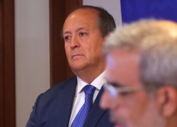 Investigaciones en marcha: fiscal nacional dice que hay “hipótesis preliminares” sobre posible intencionalidad en incendios del centro sur