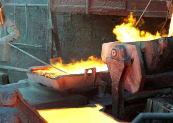 Megafusiones mineras: Cuál es el rol de Chile y cómo se acomodan Codelco y Antofagasta para capear la ola