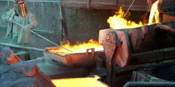 Megafusiones mineras: Cuál es el rol de Chile y cómo se acomodan Codelco y Antofagasta para capear la ola